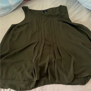 💚 Torrid Sleeveless Blouse – Size 3 – Excellent Condition 💚